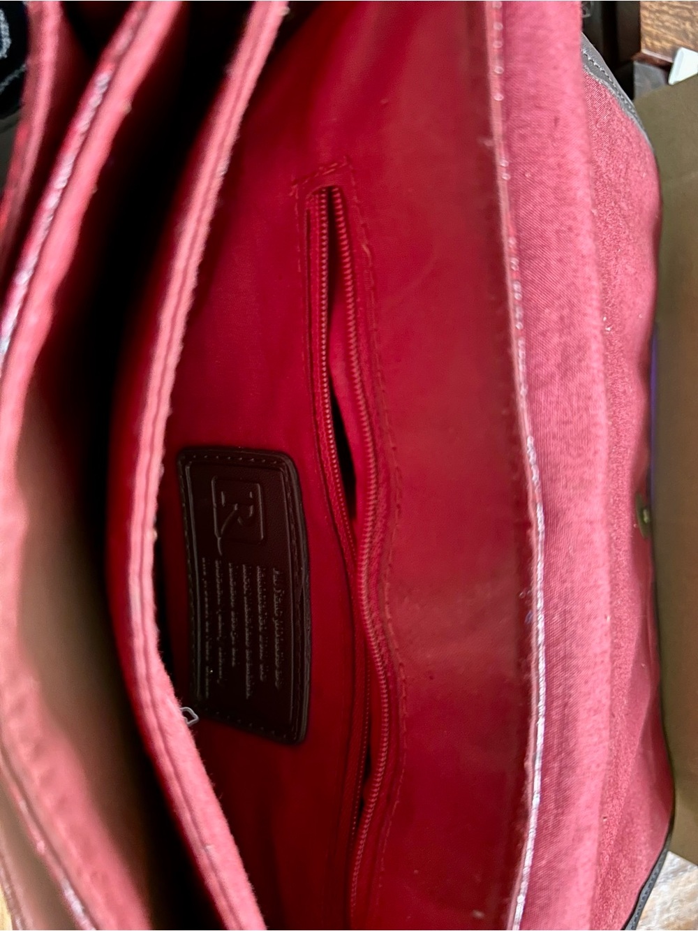 Relic Fossil Embossed Leather Shoulder Bag❤️🔥 - Picture 14 of 16